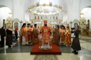 В день Победы епископ Амфилохий совершил ночную Литургию и поминовение павших  в Андреевском соборе Усть-Каменогорска