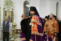 4-В день Победы епископ Амфилохий совершил ночную Литургию и поминовение павших  в Андреевском соборе Усть-Каменогорска