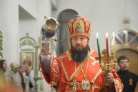10-В день Победы епископ Амфилохий совершил ночную Литургию и поминовение павших  в Андреевском соборе Усть-Каменогорска