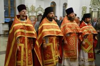 11-В день Победы епископ Амфилохий совершил ночную Литургию и поминовение павших  в Андреевском соборе Усть-Каменогорска