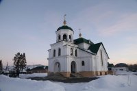 1-Во второй день святок епископ Амфилохий совершил Литургию в Стефаниевском храме села Предгорное