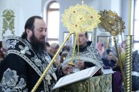 4-Преосвященный епископ Амфилохий совершил утреню Великого пятка с чтением двенадцати Страстных Евангелий