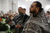 20-Управляющий Усть-Каменогорской епархией совершил утреню Великой субботы с чином погребения