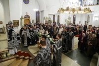 21-Управляющий Усть-Каменогорской епархией совершил утреню Великой субботы с чином погребения