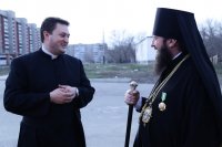 8-В день праздника Светлого Христова Воскресения епископ Амфилохий совершил Пасхальную великую вечерню в Андреевском кафедральном соборе