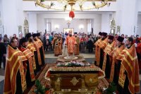 12-В день праздника Светлого Христова Воскресения епископ Амфилохий совершил Пасхальную великую вечерню в Андреевском кафедральном соборе