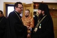 21-В день праздника Светлого Христова Воскресения епископ Амфилохий совершил Пасхальную великую вечерню в Андреевском кафедральном соборе