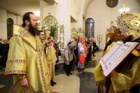10-В канун праздника святого апостола Андрея Первозванного епископ Амфилохий совершил всенощное бдение в главном храме Рудного Алтая