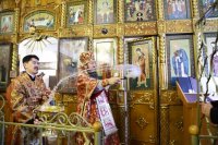 33-Во вторник Светлой седмицы епископ Амфилохий возглавил служение Божественной литургии в Богородице-Рождественском храме Усть-Каменогорска