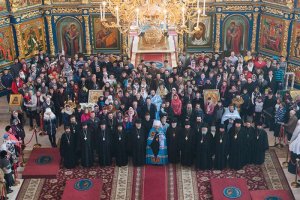 Епископ Амфилохий сослужил Главе Православной Церкви Казахстана за Божественной литургией в праздник Сретения Господня