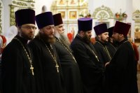 1-В четверг Светлой седмицы Епископ Амфилохий совершил Литургию в Андреевском соборе и удостоил ряд клириков Усть-Каменогорской епархии богослужебных наград