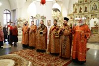 3-В четверг Светлой седмицы Епископ Амфилохий совершил Литургию в Андреевском соборе и удостоил ряд клириков Усть-Каменогорской епархии богослужебных наград