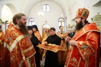 9-В четверг Светлой седмицы Епископ Амфилохий совершил Литургию в Андреевском соборе и удостоил ряд клириков Усть-Каменогорской епархии богослужебных наград
