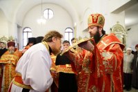10-В четверг Светлой седмицы Епископ Амфилохий совершил Литургию в Андреевском соборе и удостоил ряд клириков Усть-Каменогорской епархии богослужебных наград