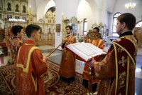 17-В четверг Светлой седмицы Епископ Амфилохий совершил Литургию в Андреевском соборе и удостоил ряд клириков Усть-Каменогорской епархии богослужебных наград