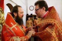 27-В четверг Светлой седмицы Епископ Амфилохий совершил Литургию в Андреевском соборе и удостоил ряд клириков Усть-Каменогорской епархии богослужебных наград