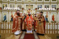35-В четверг Светлой седмицы Епископ Амфилохий совершил Литургию в Андреевском соборе и удостоил ряд клириков Усть-Каменогорской епархии богослужебных наград