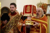39-В четверг Светлой седмицы Епископ Амфилохий совершил Литургию в Андреевском соборе и удостоил ряд клириков Усть-Каменогорской епархии богослужебных наград