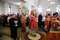 42-В четверг Светлой седмицы Епископ Амфилохий совершил Литургию в Андреевском соборе и удостоил ряд клириков Усть-Каменогорской епархии богослужебных наград