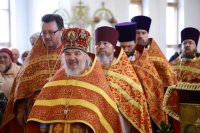43-В четверг Светлой седмицы Епископ Амфилохий совершил Литургию в Андреевском соборе и удостоил ряд клириков Усть-Каменогорской епархии богослужебных наград