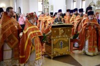 44-В четверг Светлой седмицы Епископ Амфилохий совершил Литургию в Андреевском соборе и удостоил ряд клириков Усть-Каменогорской епархии богослужебных наград