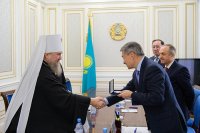 7-Состоялась встреча Митрополита Александра и Епископа Амфилохия с Акимом Восточно-Казахстанской области