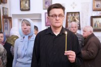 9-Управляющий Усть-Каменогорской епархией совершил Божественную литургию в Петро-Павловском храме Знаменско-Абалацкого женского монастыря г.Семипалатинска