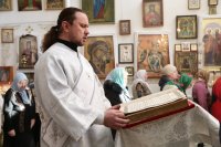 16-Управляющий Усть-Каменогорской епархией совершил Божественную литургию в Петро-Павловском храме Знаменско-Абалацкого женского монастыря г.Семипалатинска