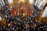 9-Епископ Амфилохий участвовал во встрече в Алма-Ате честных мощей мученицы Агафии Панормской – небесной заступницы от землетрясений, пожаров и иных стихийных бедствий