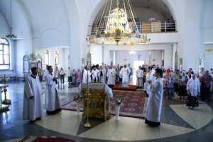 В канун праздника Преображения Господня Управляющий Усть-Каменогорской и Семипалатинской епархии возглавил Всенощное бдение в Андреевском кафедральном соборе