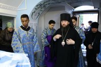 1-Радуйся, Пречистая, весь мир рождеством Своим возвеселившая