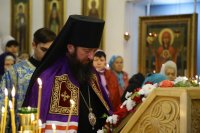 2-Радуйся, Пречистая, весь мир рождеством Своим возвеселившая