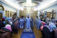 10-Радуйся, Пречистая, весь мир рождеством Своим возвеселившая