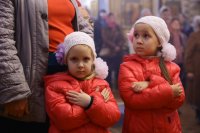 24-Радуйся, Пречистая, весь мир рождеством Своим возвеселившая