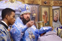 26-Радуйся, Пречистая, весь мир рождеством Своим возвеселившая