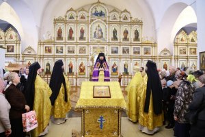 В Прощеное воскресенье епископ Амфилохий совершил Литургию в Андреевском соборе Усть-Каменогорска