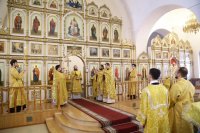 25-В Прощеное воскресенье епископ Амфилохий совершил Литургию в Андреевском соборе Усть-Каменогорска