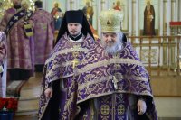 7-В Неделю четвертую Великого поста епископ Амфилохий совершил Литургию свт. Василия Великого в главном храме Усть-Каменогорска – Андреевском соборе
