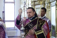 11-В Неделю четвертую Великого поста епископ Амфилохий совершил Литургию свт. Василия Великого в главном храме Усть-Каменогорска – Андреевском соборе