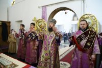 17-В Неделю четвертую Великого поста епископ Амфилохий совершил Литургию свт. Василия Великого в главном храме Усть-Каменогорска – Андреевском соборе