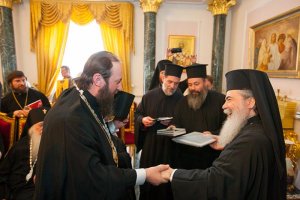 Патриарх Иерусалимский Феофил принял группу паломников из Восточного Казахстана во главе с епископом Амфилохием