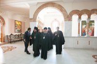 4-Патриарх Иерусалимский Феофил принял группу паломников из Восточного Казахстана во главе с епископом Амфилохием