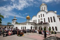 5-Глава Восточно-Казахстанской епархии и иерархи Митрополичьего округа открыли мемориальную доску, посвященную 1000-летию преставления равноапостольного князя Владимира