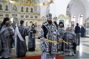 В среду первой седмицы Великого поста Управляющий Усть-Каменогорской епархией совершил Литургию Преждеосвященных Даров в Андреевском соборе