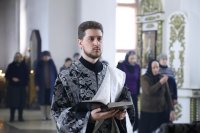 9-В среду первой седмицы Великого поста Управляющий Усть-Каменогорской епархией совершил Литургию Преждеосвященных Даров в Андреевском соборе