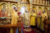 9-Епископ Амфилохий принял участие в праздновании 60-летия преставления ко Господу священноисповедника Николая, митрополита Алма-Атинского