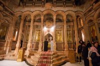 5-Глава Восточно-Казахстанской епархии и паломники земли Рудного Алтая приняли участие в ночной Литургии на Гробе Господнем