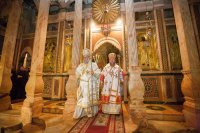 6-Глава Восточно-Казахстанской епархии и паломники земли Рудного Алтая приняли участие в ночной Литургии на Гробе Господнем