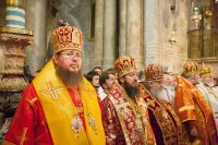 7-Глава Восточно-Казахстанской епархии и паломники земли Рудного Алтая приняли участие в ночной Литургии на Гробе Господнем