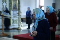 2-Епископ Амфилохий совершил утреню с чтением Акафиста Пресвятой Богородице в Андреевском кафедральном соборе в Усть-Каменогорске